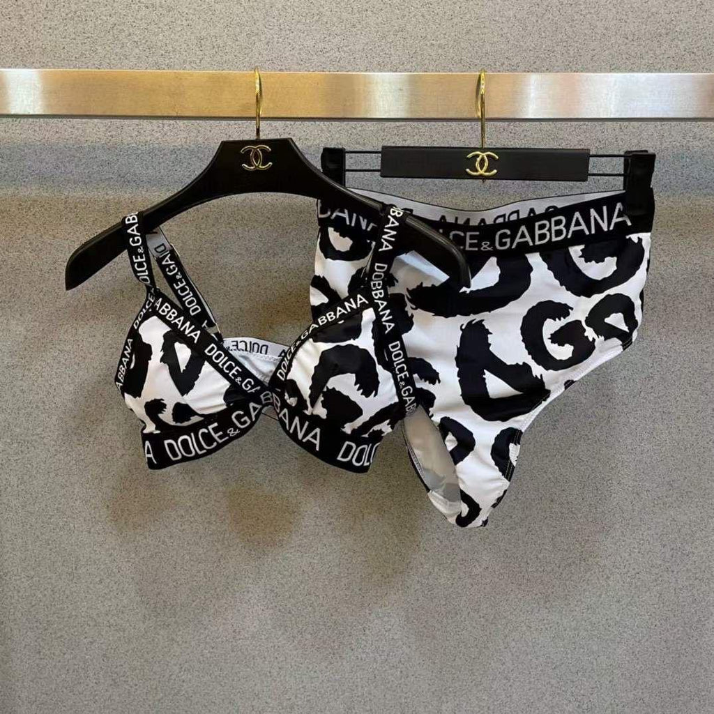 Elegant Baroque Print Swimwear Set