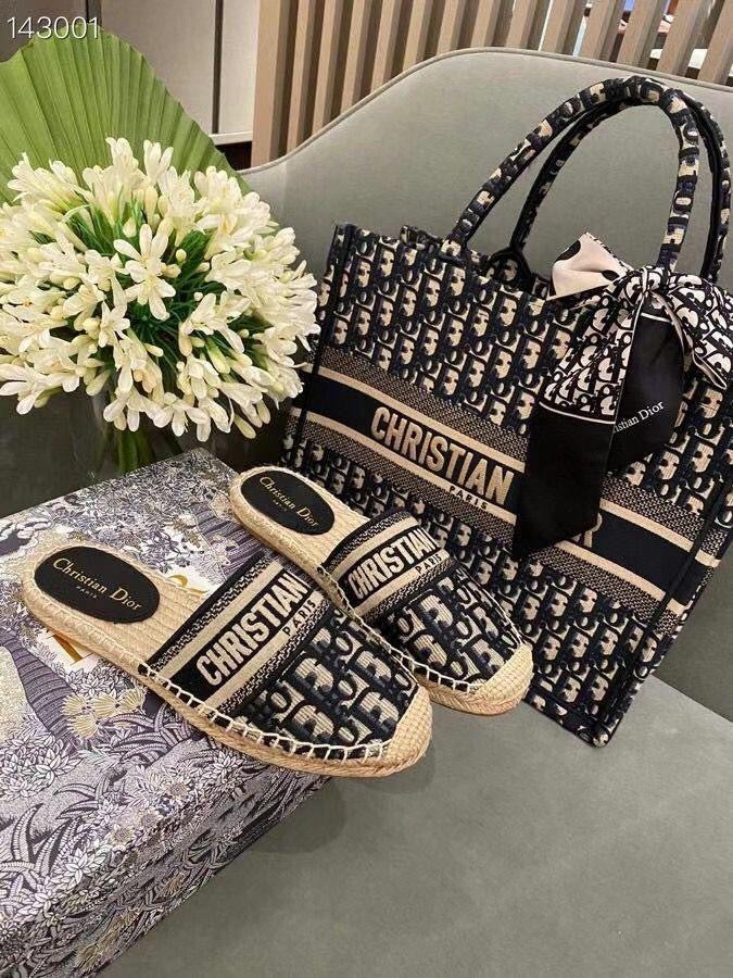 Luxury Women’s Handbag, Sandals & Wallet Set