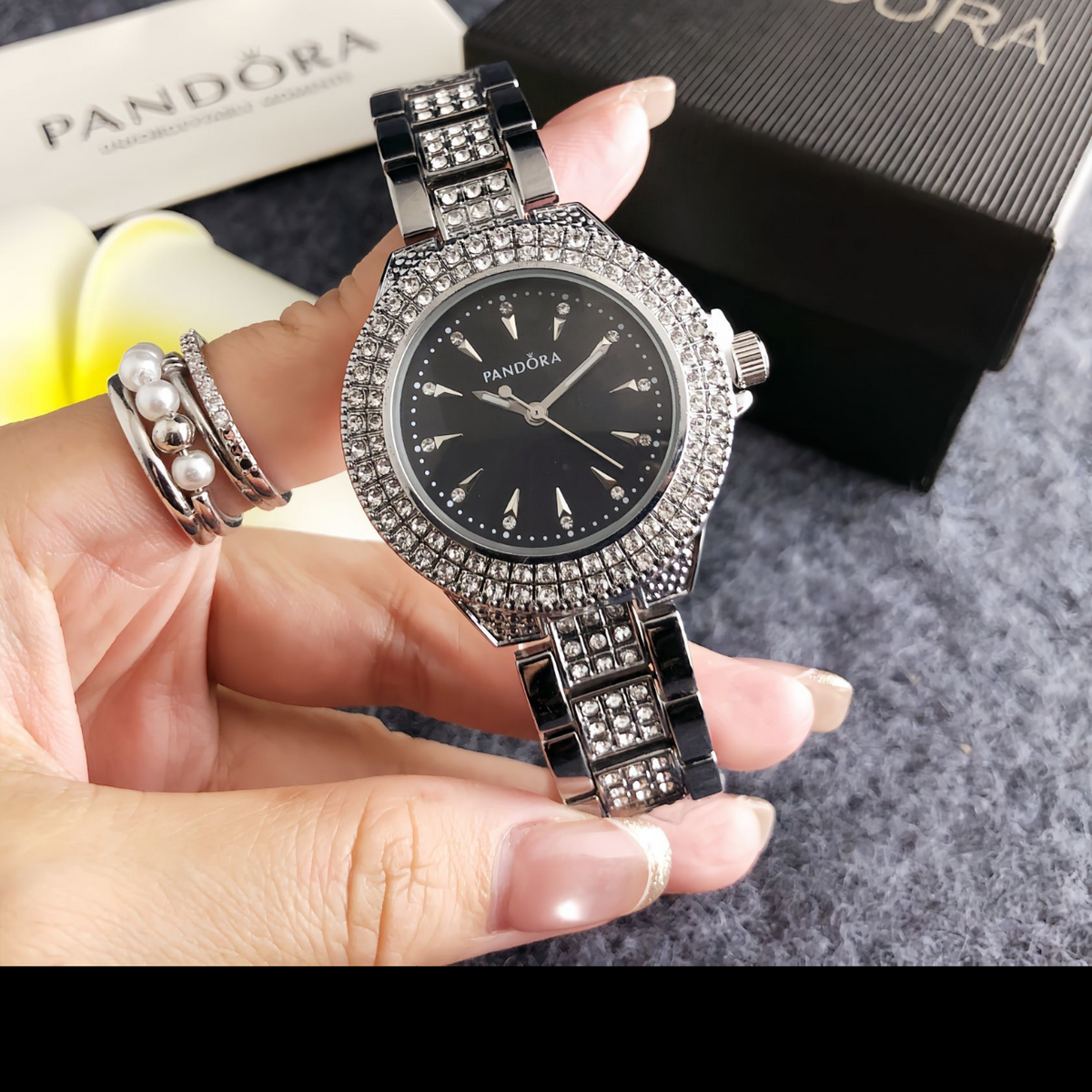 Elegant Rhinestone Women’s Watch – Fashion Bracelet Timepiece